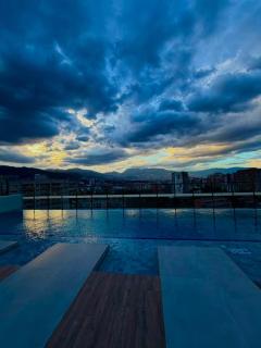 Modern Studio with Amazing Valley Views & Rooftop Pool - 8