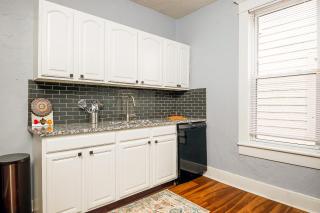 Historic Gem Perfect for Groups and Long Stays - 3