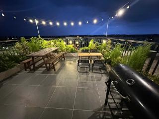 Hân House's Hotel & Apartment - Best View Airport & Droptop Cafe BBQ - 5