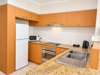Beachside 1-Bedroom Apartment -Alex and Mooloolaba - 3