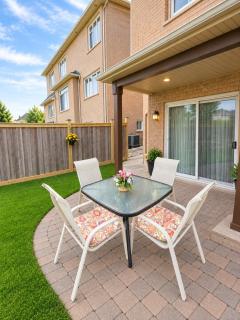 2 Bed, 1 Bath- Main floor, 2 Parking- Licensed - 5