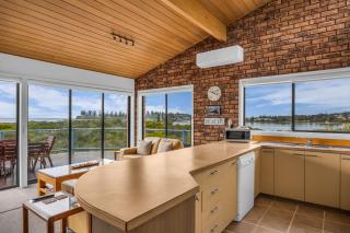Breakwater 4 - Narira Street 1 - 3