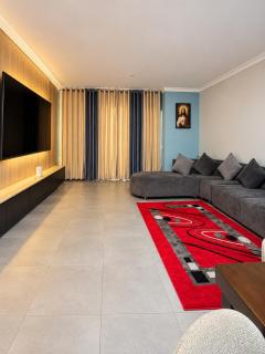 Luxury Solana Lubowa l 2BR, 2Bath, Pool & Balcony - 3
