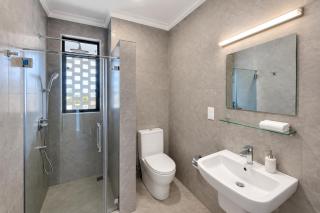 Luxury Solana Lubowa l 2BR, 2Bath, Pool & Balcony - 4