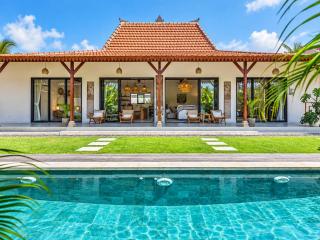 Luxury 2 Bedroom Tropical Villa - 0