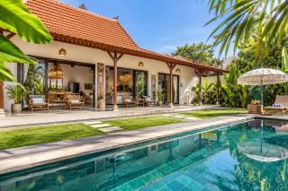 Luxury 2 Bedroom Tropical Villa - 9