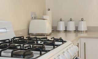 4 min walk to the beach - 2BR with full kitchen - 8