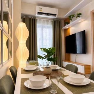 Bnew Cozy 2BR Condotel with Netflix & Balcony - 4