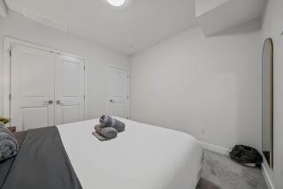 1BHK Close to Airport Comfortable & Stylish - 9