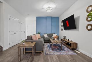 3BHK, Garage Parking, 2 Living room, Self check in - 3