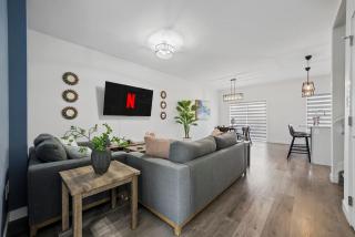 3BHK, Garage Parking, 2 Living room, Self check in - 1