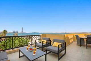 Newly Renovated 5 Star Luxury Beach Escape - 0