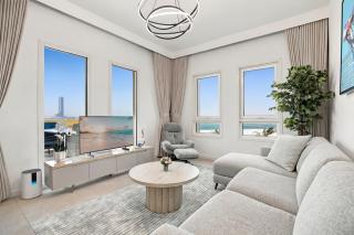 Newly Renovated 5 Star Luxury Beach Escape - 7