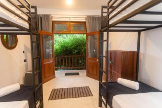 Mich's Surf Villa & Hostel - 6
