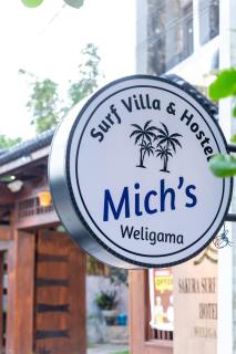 Mich's Surf Villa & Hostel - 1