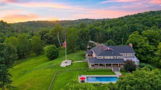 The Lake Ellis Lodge by AvantStay - 5