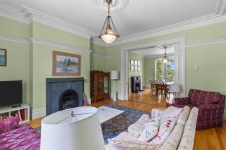 Grand Heritage Home on Gower 4BR - 5
