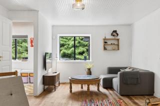 Modernised 70S Cottage In Forest Near Beach - 3