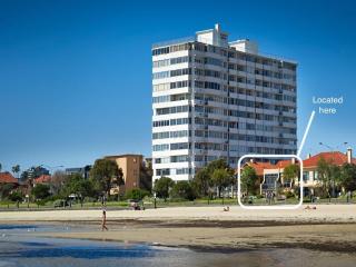 Beachfront Getaway - In the Heart of St Kilda - 8