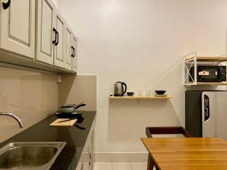 Sathiti Cafe & Bed, 100 mt from Sihom Night Market - 2