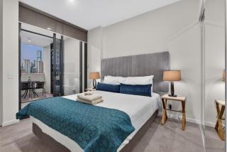 City View 1BR with Pool, Parking & Gym - Walk to CBD - 4