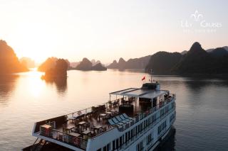 Lily Cruise - Hạ Long - 6