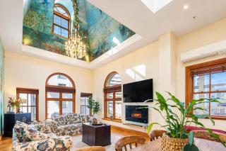The Birds Nest - Central City Loft - 0