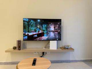 Stylish Japandi Style Apartment in Heart of City - 5