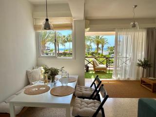 Palms & Lemons Seaview Apartment - 2