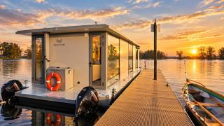 AquaHome Houseboat Woudrichem - 0