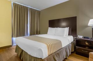Econo Lodge Inn & Suites Triadelphia - Wheeling - 4