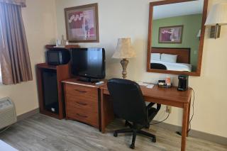 Quality Inn Durand I-69 - 7
