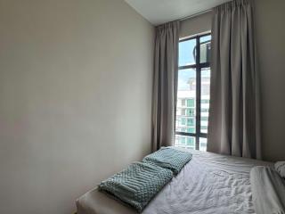 Mapel Residence - Cozy Retreat for Family Stay - 5
