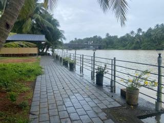 Solitude Riverside Red house - 2