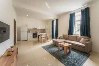 Charming Bormla Stay with Terrace BBQ & Pool Table - 0