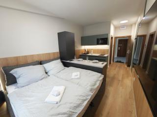 Axiom Suites - Nova 14 - 2