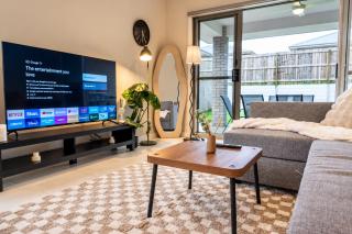 Easy Days & Soft Mornings between BNE City & GC - Holiday Home - 1