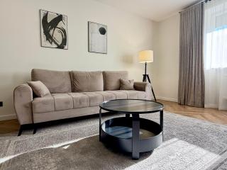16th Avenue Luxury Apartment - 9