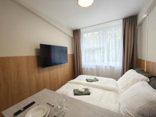 Axiom Suites - Nova 3 - 5