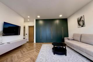 16th Avenue Luxury Apartment - 7