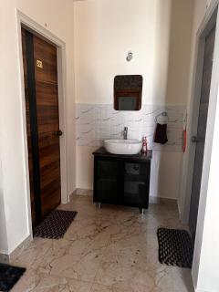 DEEYA Home Stay - A Luxury Family Guest House - 1