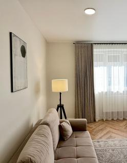 16th Avenue Luxury Apartment - 3