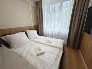 Axiom Suites - Nova 4 - 7
