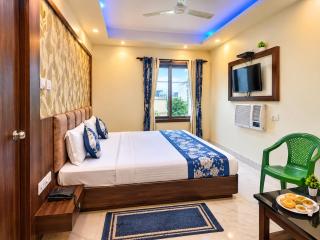 Hotel Royal PV Enclave Near Jagannath Temple # Sea Beach - Wifi and Parking-Lift - Air conditioning Premium Rooms - 3