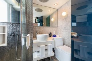 The Aberdeen by Ovolo, a Wyndham Hotel - 4