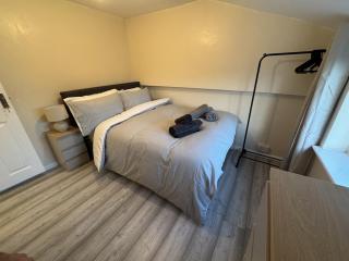 Entire House in Framlingham - Free Parking - 3