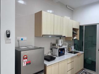 Modern & Cozy Retreat - Near Shops Cafes and Fun - 5
