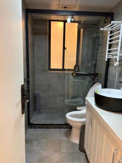 Yi Du Home with City View - Family Suite 500m to Nanjing West Rd Near People's Square -Credit Cards Accepted - 9