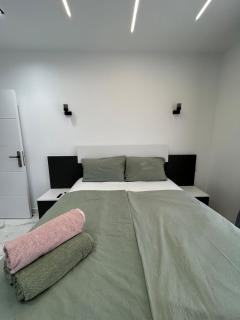 Endless Summer - 2BR Apartment - 2nd Floor - 9
