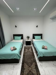 Endless Summer - 2BR Apartment - 2nd Floor - 4